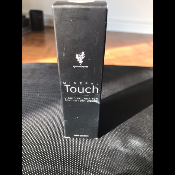 Younique touch liquid foundation